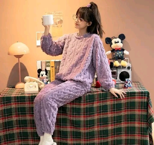 (Copy) Women’s Cozy Plush Winter Loungewear Set | Soft & Warm 2-Piece Nightwear